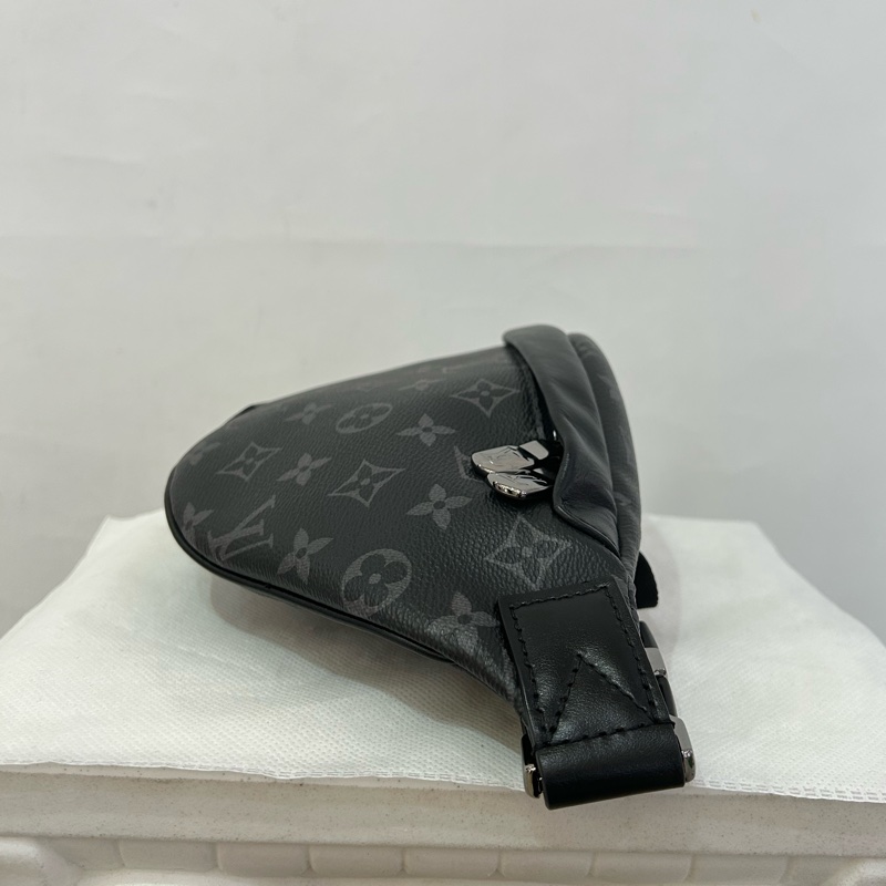 LV DISCOVERY PM 黑灰宇花帆布腰包-1