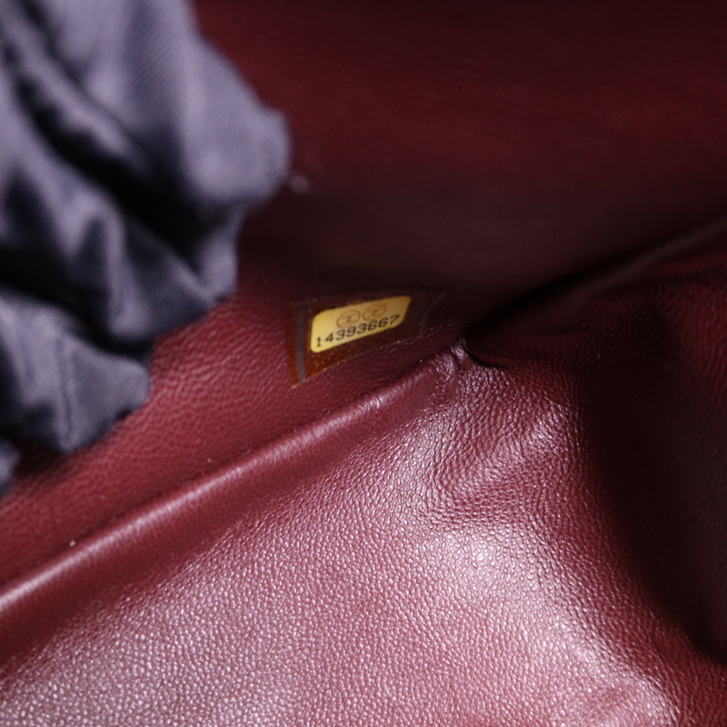 CHANEL 牛皮皮革Maxi Classic銀扣鏈帶肩背袋-10