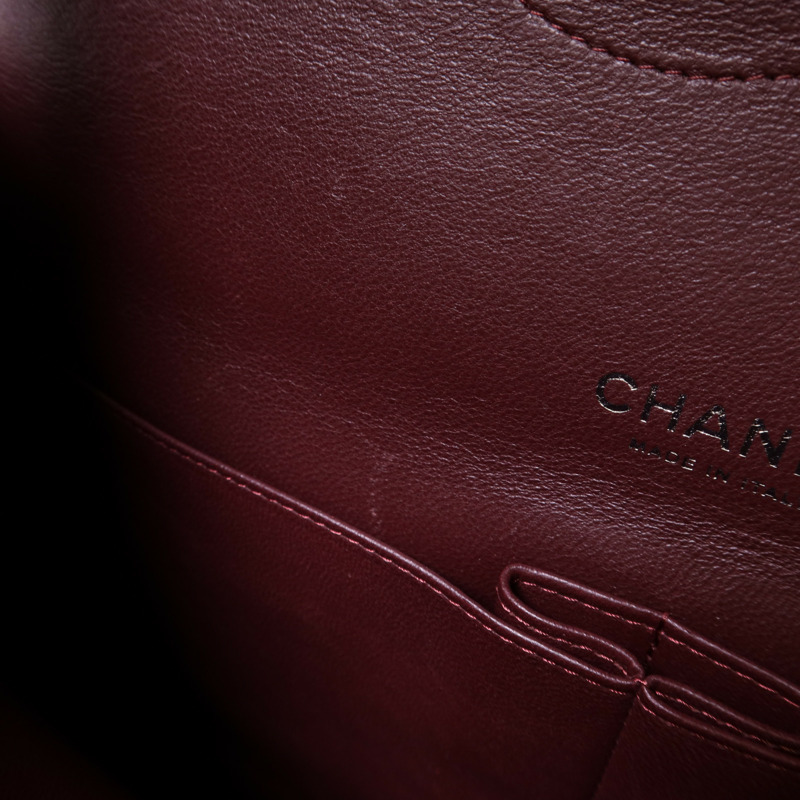 CHANEL 牛皮皮革Maxi Classic銀扣鏈帶肩背袋-17