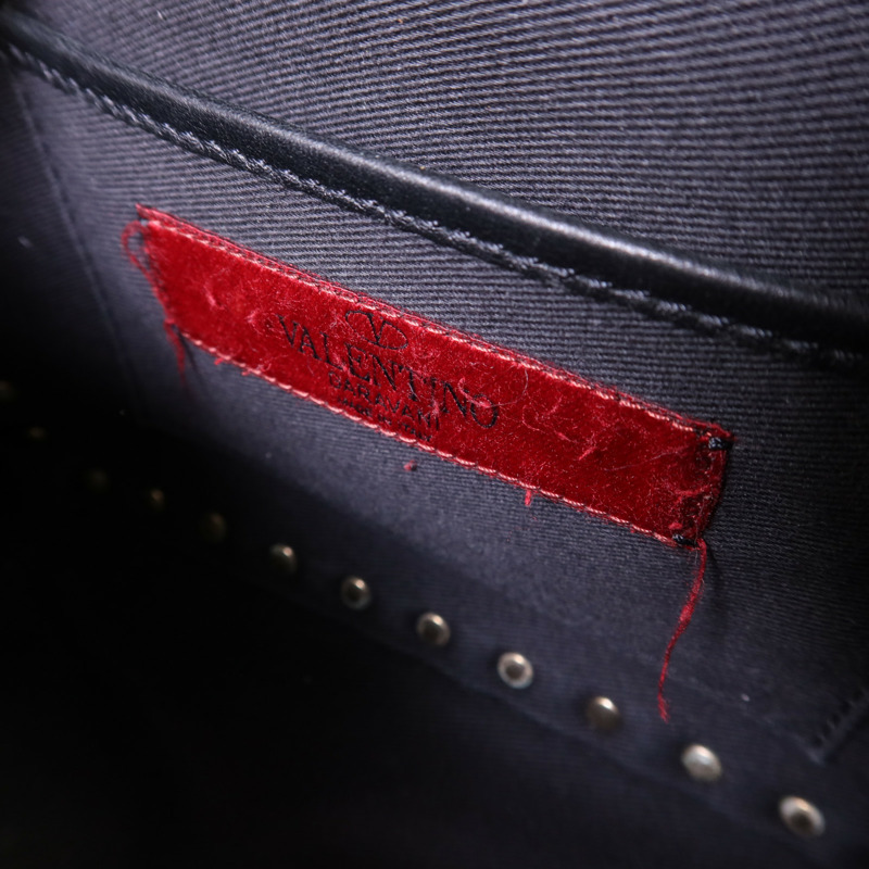 Valentino 牛皮皮革Rockstud Crossbody金扣肩背袋-13