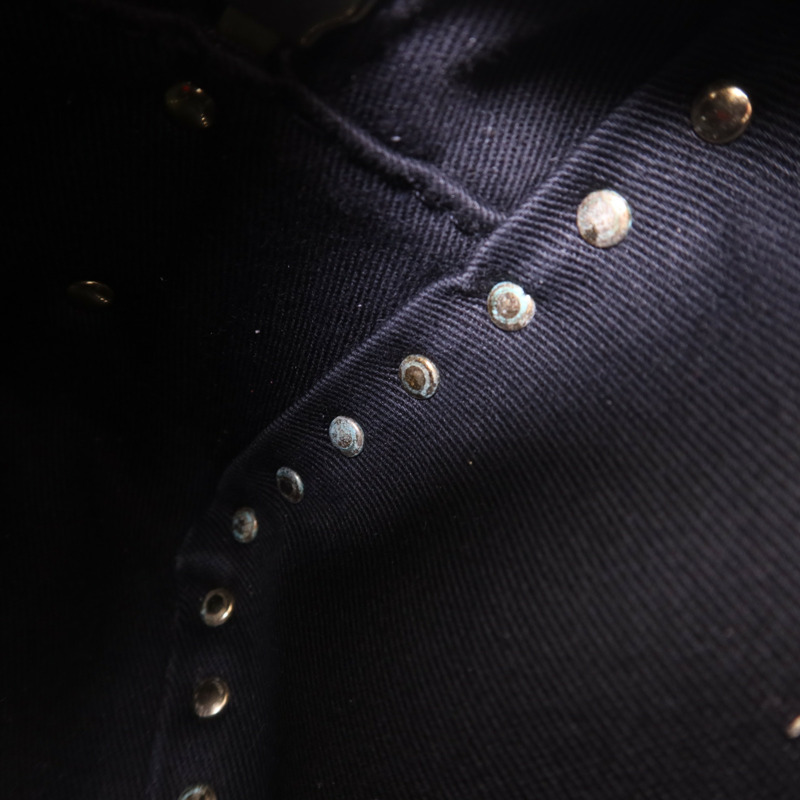 Valentino 牛皮皮革Rockstud Crossbody金扣肩背袋-14