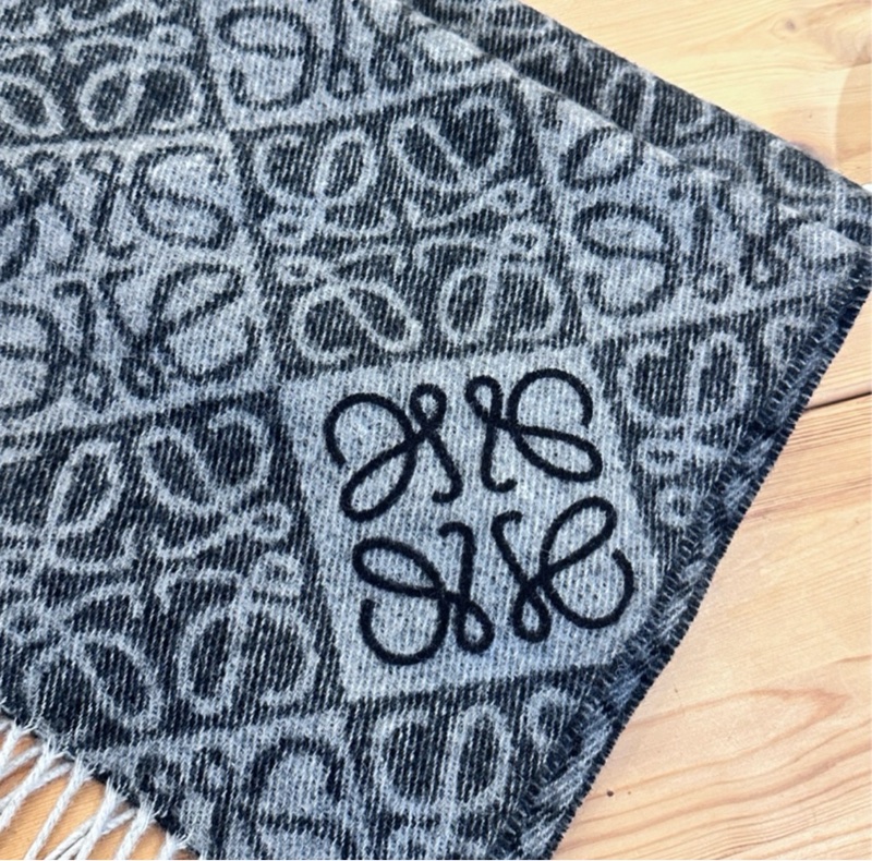 【全❤️】LOEWE Anagram scarf羅意威羊絨羊毛刺繡 圍巾頸巾女款 深灰色 黑灰色-3