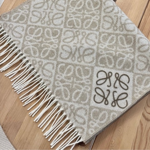 【全❤️】LOEWE Anagram scarf羅意威羊絨羊毛刺繡 圍巾頸巾女款 奶茶色 米色