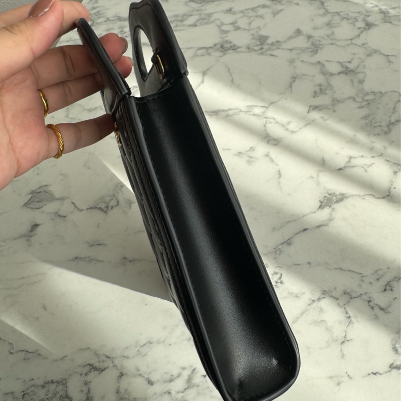 Gucci黑壓紋金雙G直立手提兩用包-4