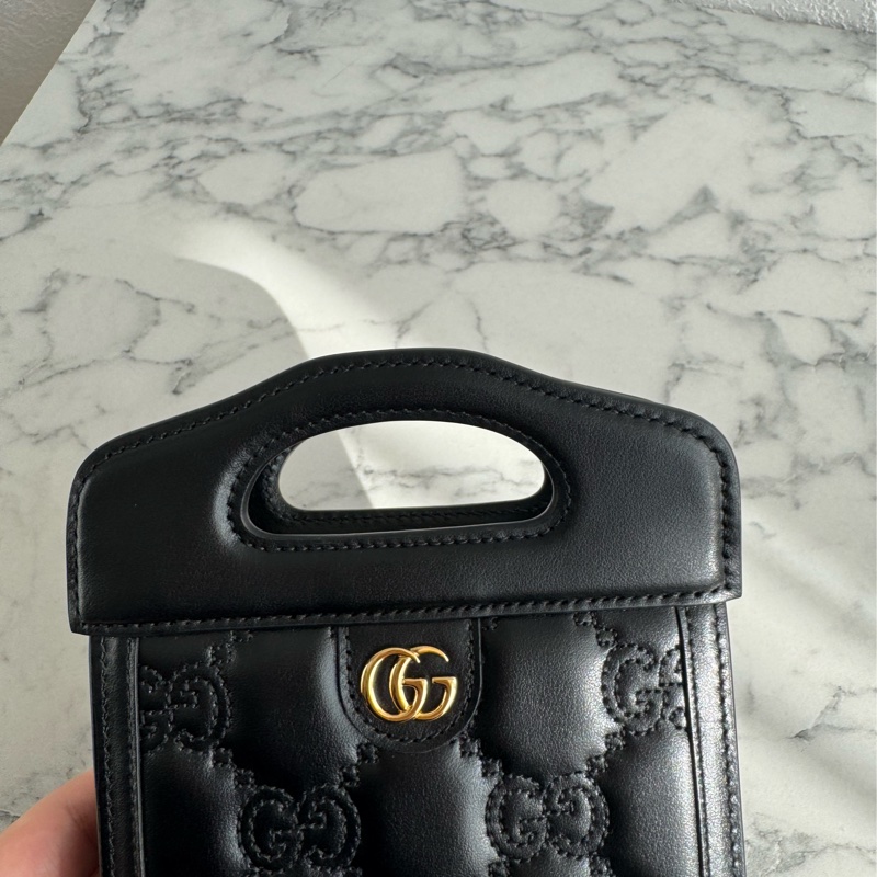 Gucci黑壓紋金雙G直立手提兩用包-8