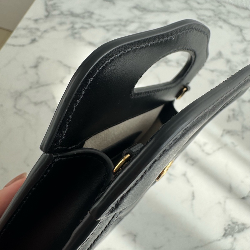Gucci黑壓紋金雙G直立手提兩用包-10