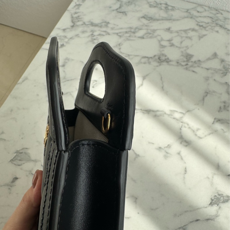 Gucci黑壓紋金雙G直立手提兩用包-11