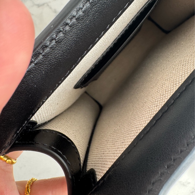 Gucci黑壓紋金雙G直立手提兩用包-15