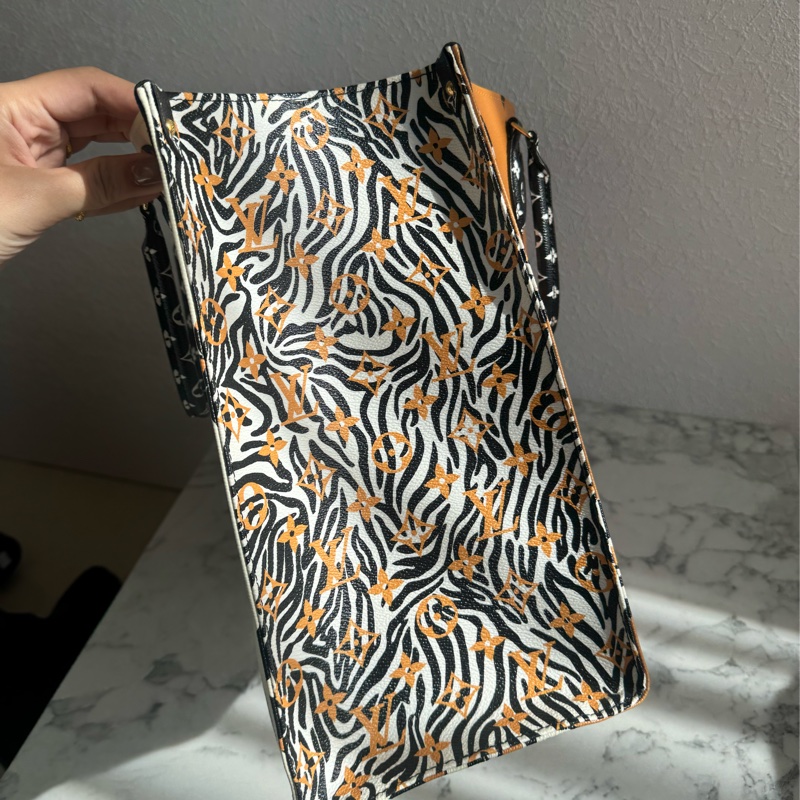 LV M44675豹紋雙面緹花on the go GM-3