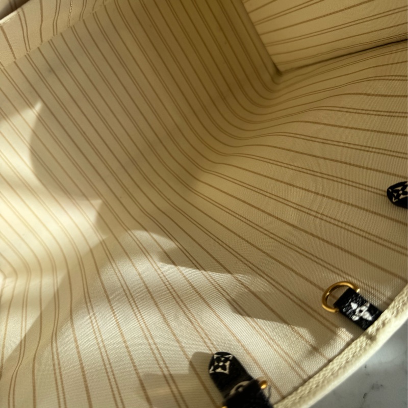 LV M44675豹紋雙面緹花on the go GM-27