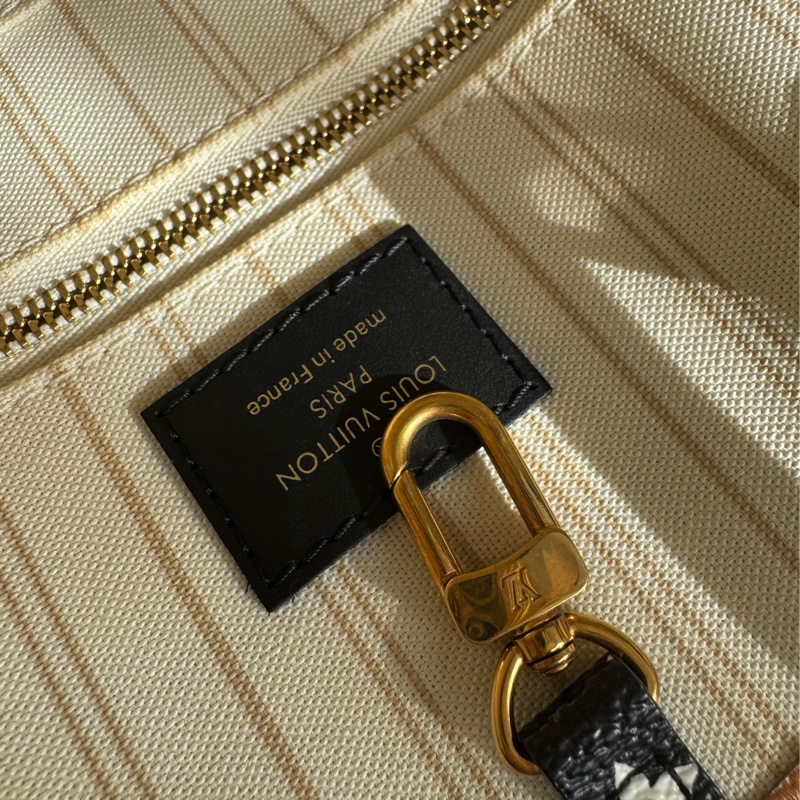 LV M44675豹紋雙面緹花on the go GM-32