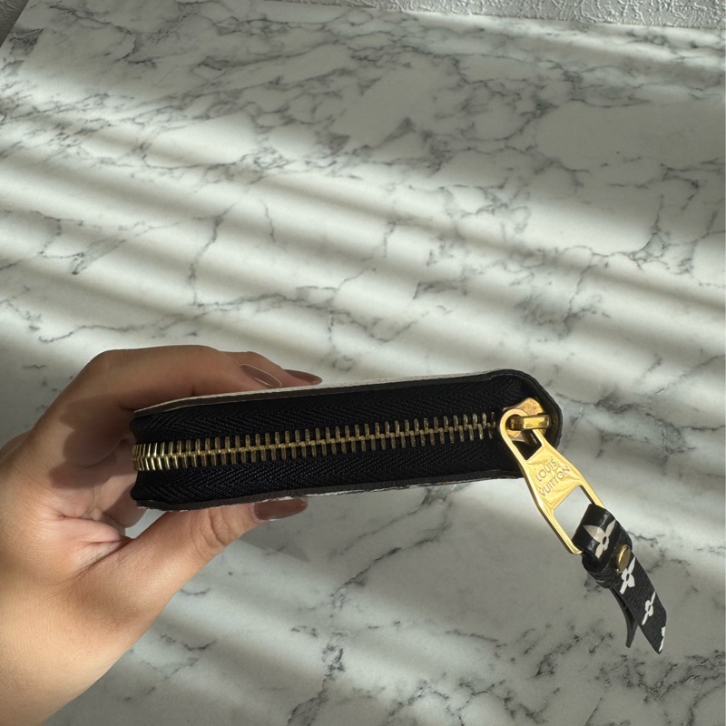 LV M44745豹紋ㄇ拉長夾-6