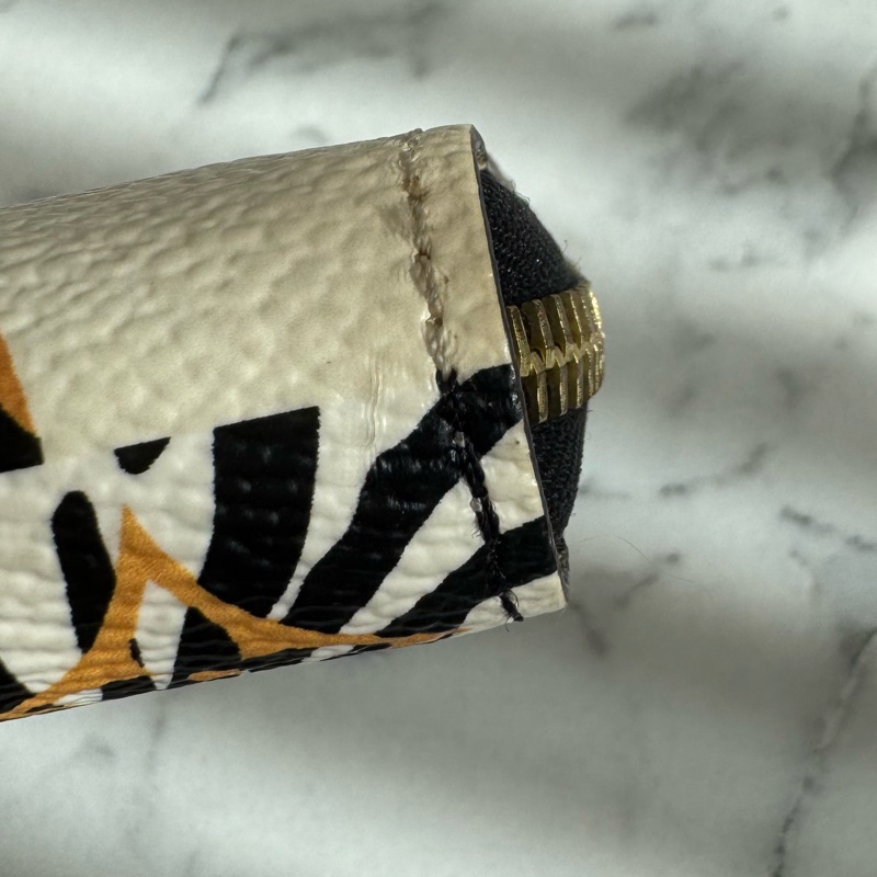 LV M44745豹紋ㄇ拉長夾-12