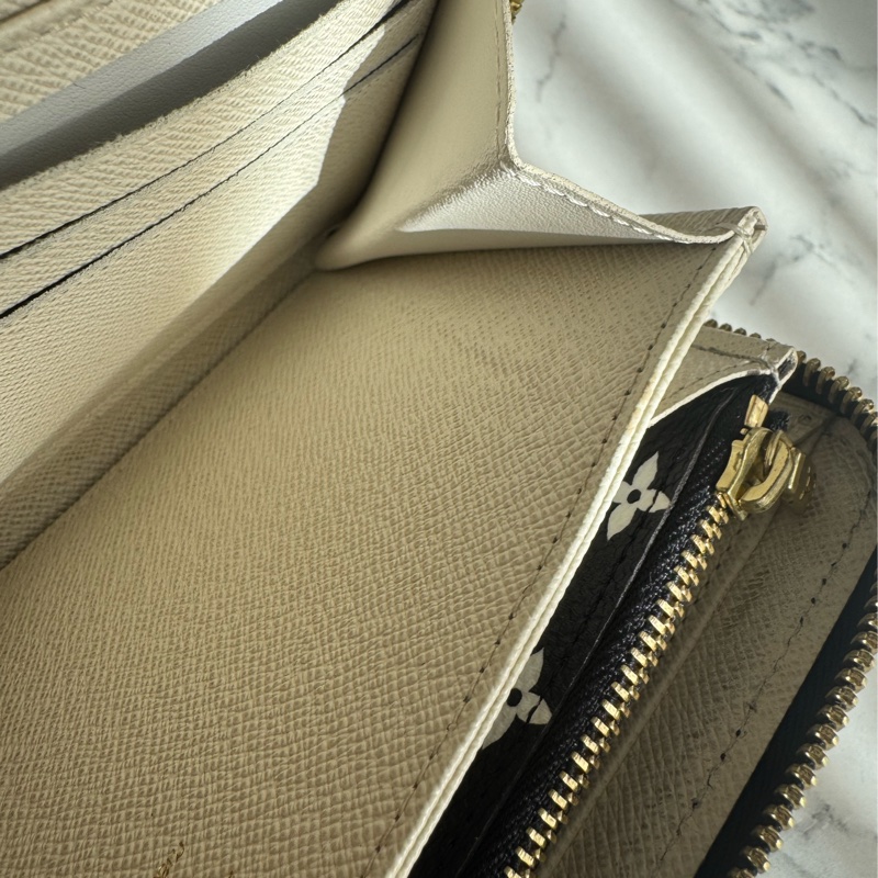 LV M44745豹紋ㄇ拉長夾-20