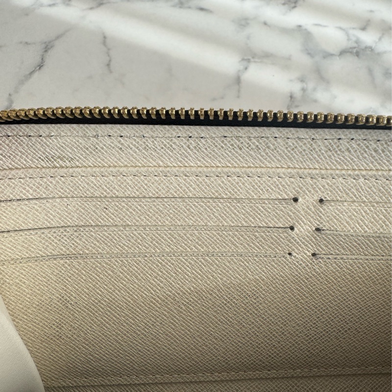 LV M44745豹紋ㄇ拉長夾-34