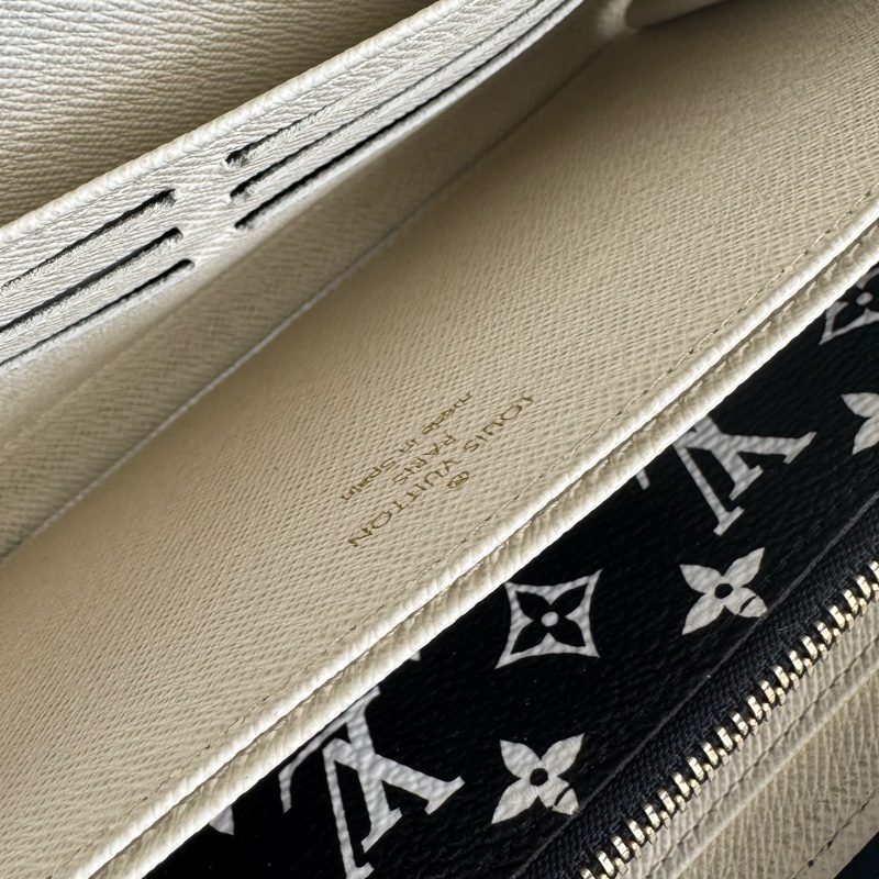 LV M44745豹紋ㄇ拉長夾-48