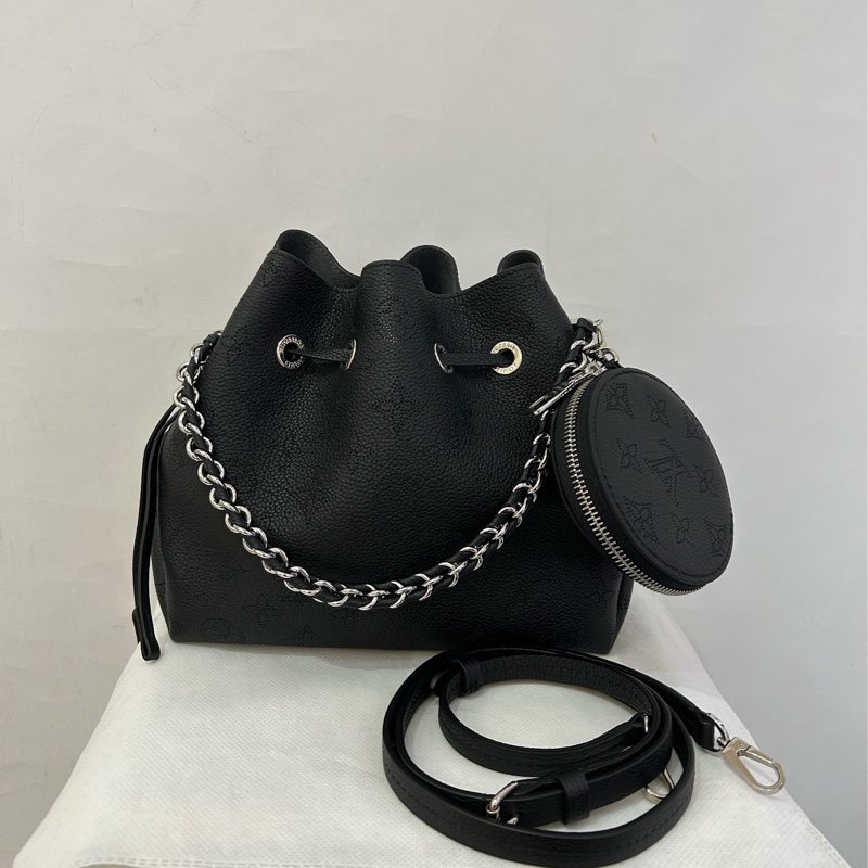 LV Mahina 黑牛皮束口水桶二用包-0