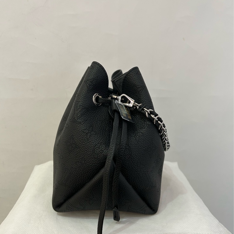 LV Mahina 黑牛皮束口水桶二用包-3