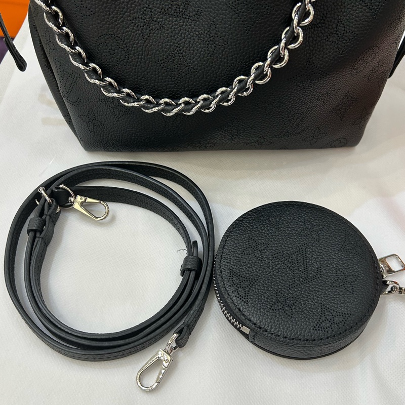 LV Mahina 黑牛皮束口水桶二用包-8