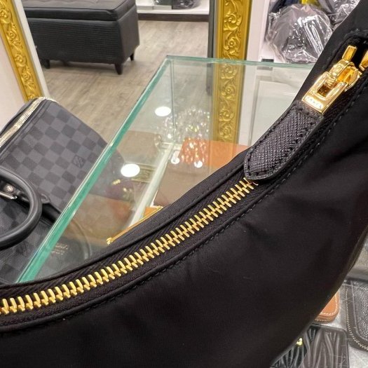 東區正精品㊣PRADA 1N204M HOBO 2005 全新黑色尼龍金三角牌皮革背帶單把手提包腋下包 RZ-6