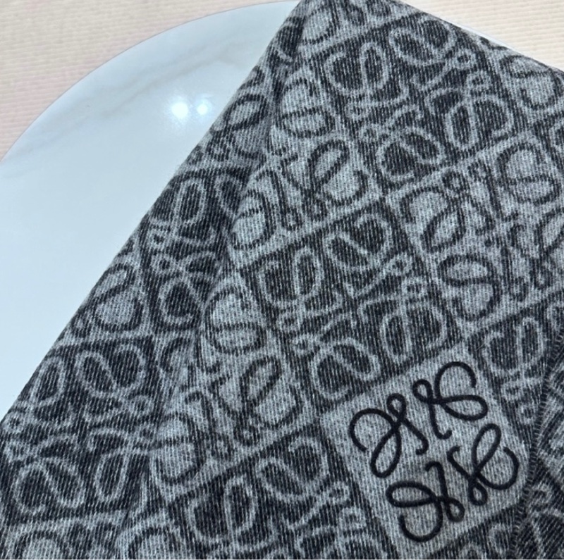 【全新❤️】LOEWE Anagram scarf 羊絨羊毛圍巾頸巾 女款 深灰色 黑灰色-5