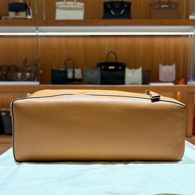 【立體剪裁、低調有型】LOEWE Puzzle Hobo 拼圖包|咖啡色小牛皮|柔軟大容量設計|兼具藝術感與實用性-8