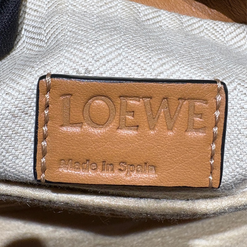 【立體剪裁、低調有型】LOEWE Puzzle Hobo 拼圖包|咖啡色小牛皮|柔軟大容量設計|兼具藝術感與實用性-13