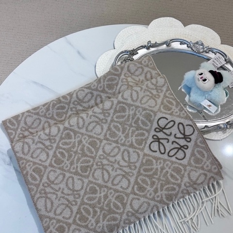 【全新❤️】LOEWE Anagram scarf 羊絨羊毛圍巾頸巾 女款 奶茶色 米色