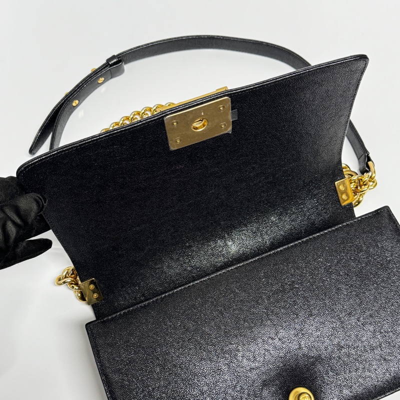 【2025/12/9專櫃剛保養】 Chanel Leboy 25 魚子醬牛皮 專櫃24.1萬!-11