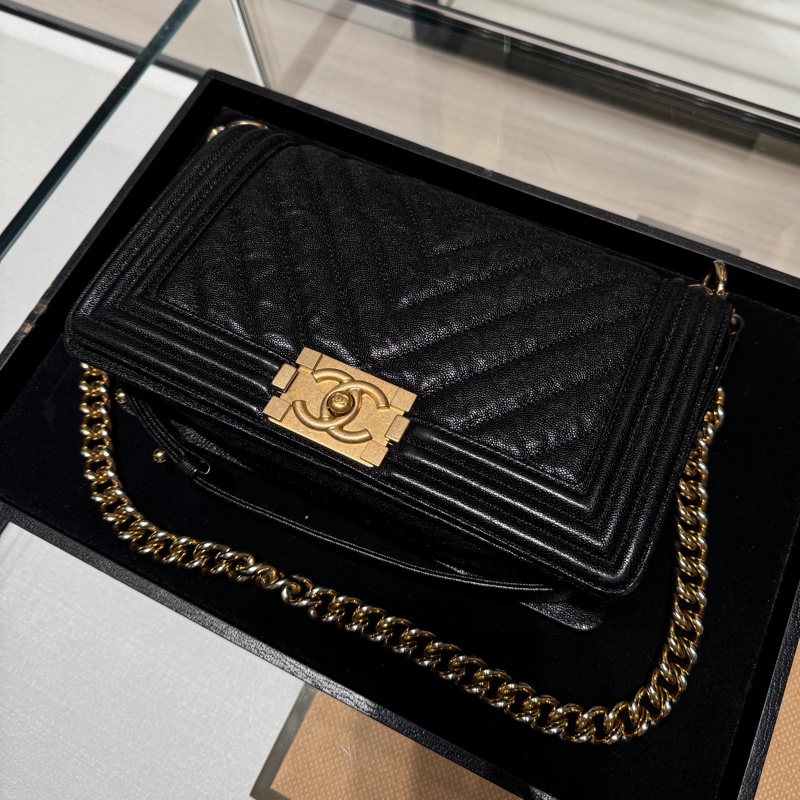 【2025/12/9專櫃剛保養】 Chanel Leboy25 魚子醬牛皮 專櫃24.1萬!-25