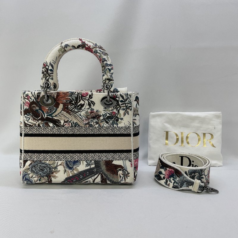 DIOR Lady D-Lite中款刺繡黛妃包-1