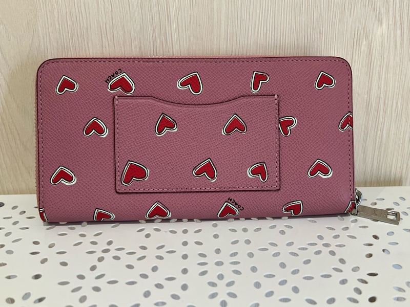 Coach 粉色愛心長夾 情人節禮物 生日禮物(全新閒置品)-1