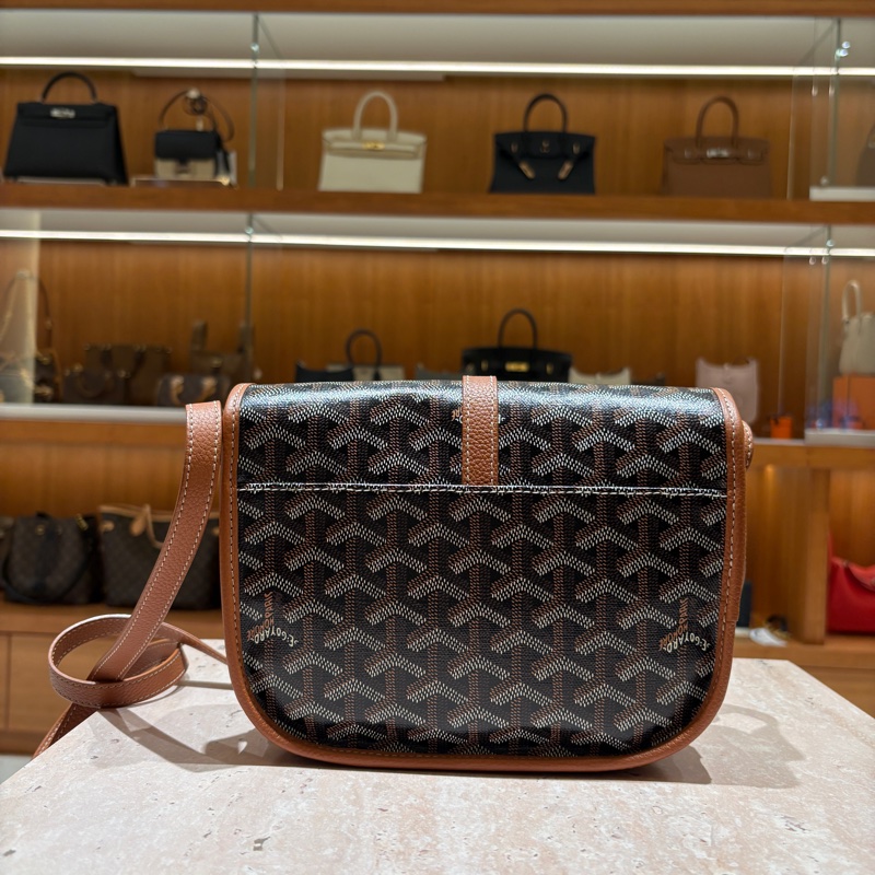 【低調才是最奢】Goyard Belvedere PM 郵差包|經典老花帆布|輕盈防潑水|高顏值又實用!-1
