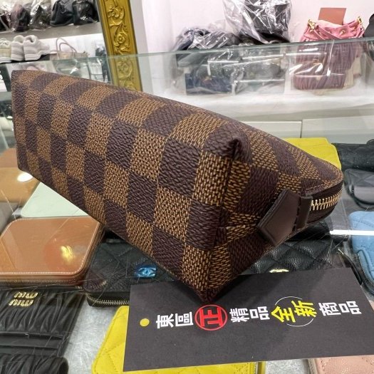 東區正精品㊣LV N47516 Pochette 全新未使用咖啡色棋盤格拉鍊貝殼包化妝包 RA1818-8