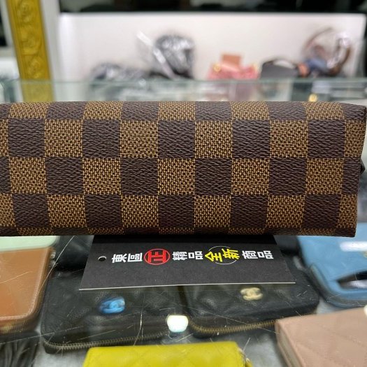 東區正精品㊣LV N47516 Pochette 全新未使用咖啡色棋盤格拉鍊貝殼包化妝包 RA1818-9