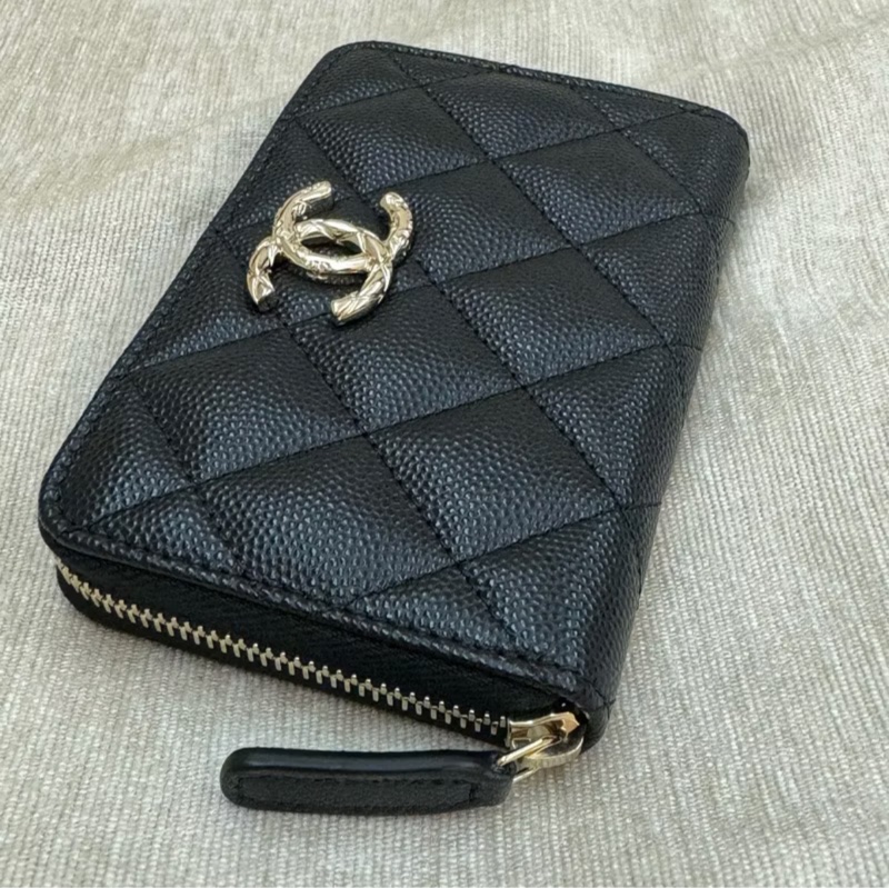Chanel 絕版 絕美 雕花黑金logo 加大款 近新品-0