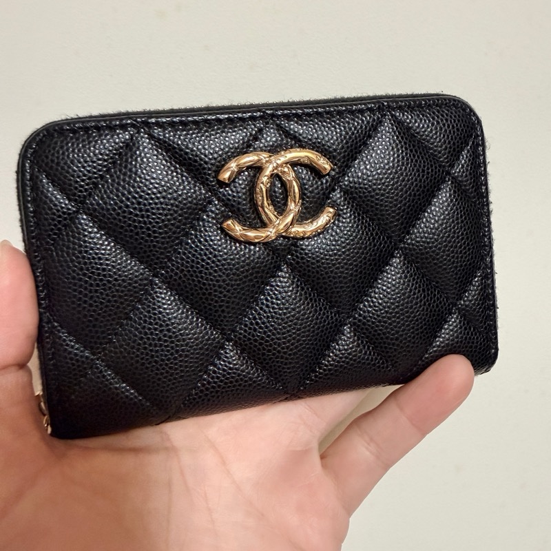 Chanel 絕版 絕美 雕花黑金logo 加大款 近新品-11