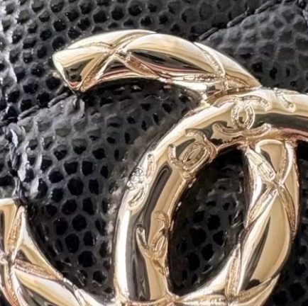 Chanel 絕版 絕美 雕花黑金logo 加大款 近新品-12