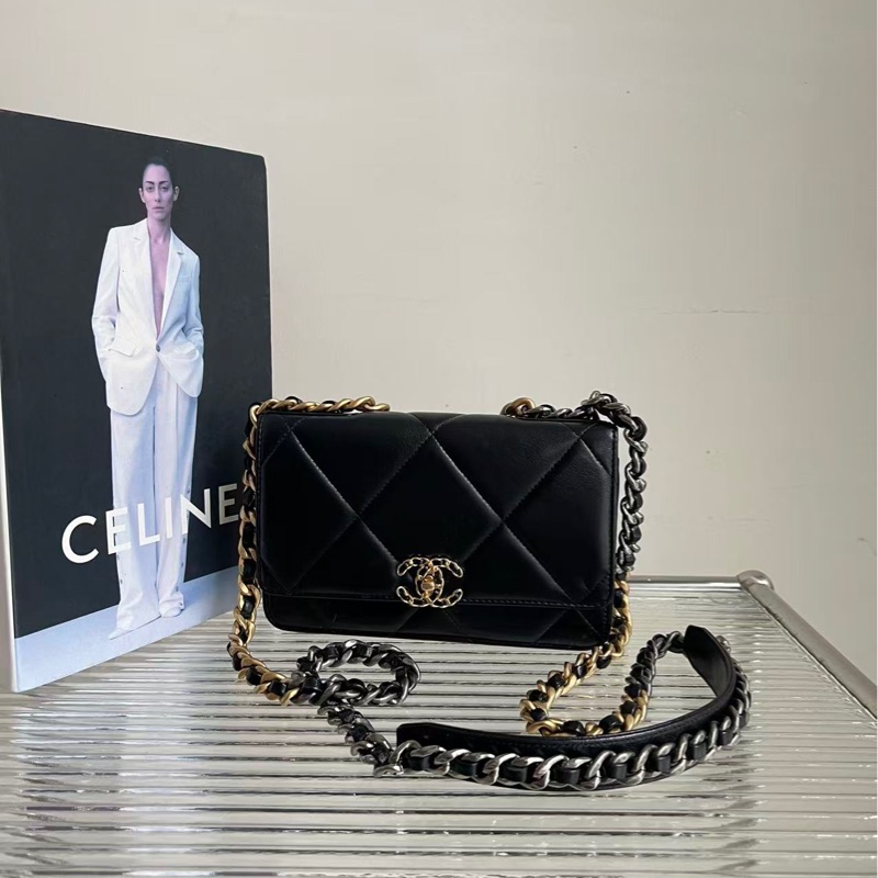 Chanel / 香奈兒 19BagWOC黑金菱格紋 新款非老款羊皮鏈條包,晶片款 尺寸:12×19×3.5-1
