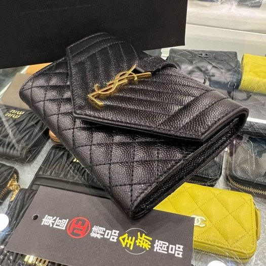 東區正精品㊣ YSL Saint Laurent 651026 全新黑色荔枝紋牛皮菱格紋V紋金字 LOGO釦子翻蓋卡片夾零錢包 RZ5613-5
