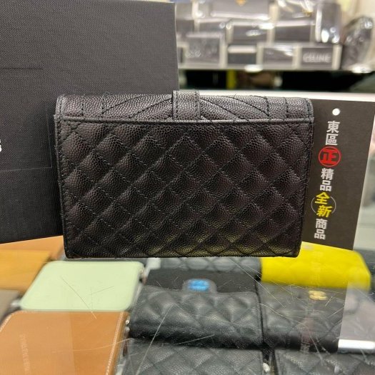 東區正精品㊣ YSL Saint Laurent 651026 全新黑色荔枝紋牛皮菱格紋V紋金字 LOGO釦子翻蓋卡片夾零錢包 RZ5613-6