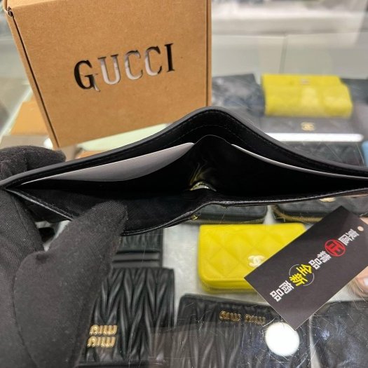 東區正精品㊣GUCCI 625573 全新黑色大 LOGO 8卡短夾 Off the Grid RZ5616-3