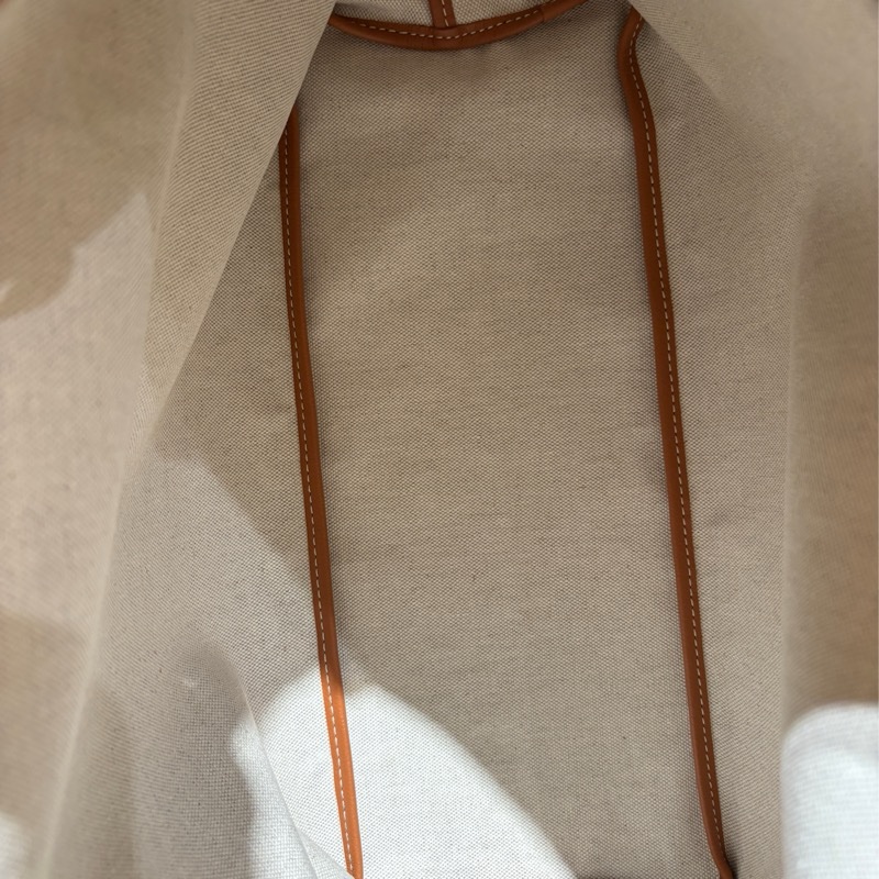 【稀有Hobo、超輕好駕馭】Goyard Boheme Hobo PM 肩背包|經典老花塗層帆布|弧形包身設計、容量實用不撞包-3