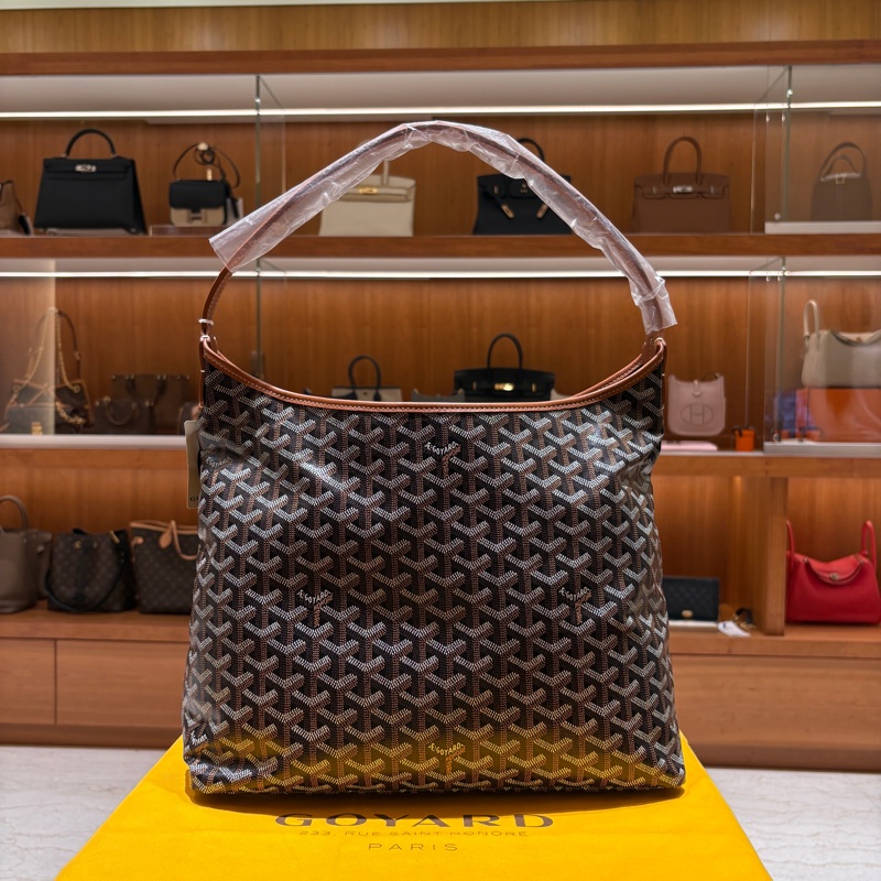 【稀有Hobo、超輕好駕馭】Goyard Boheme Hobo PM 肩背包|經典老花塗層帆布|弧形包身設計、容量實用不撞包-6
