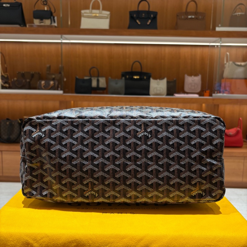 【稀有Hobo、超輕好駕馭】Goyard Boheme Hobo PM 肩背包|經典老花塗層帆布|弧形包身設計、容量實用不撞包-8