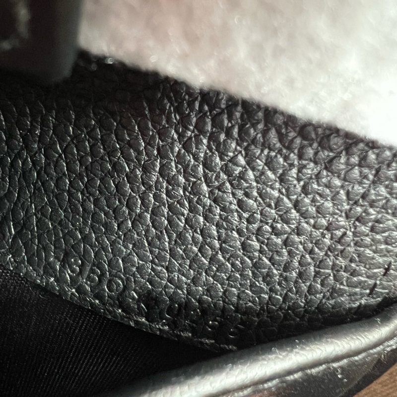 📢全新 極致低調的高級感🖤Dior 迪奧 牛皮壓紋零錢袋短夾 正品-7