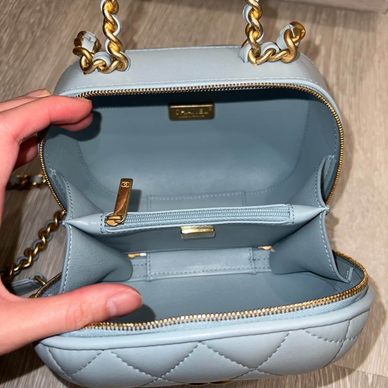 CHANEL CC Bubble Vanity-4