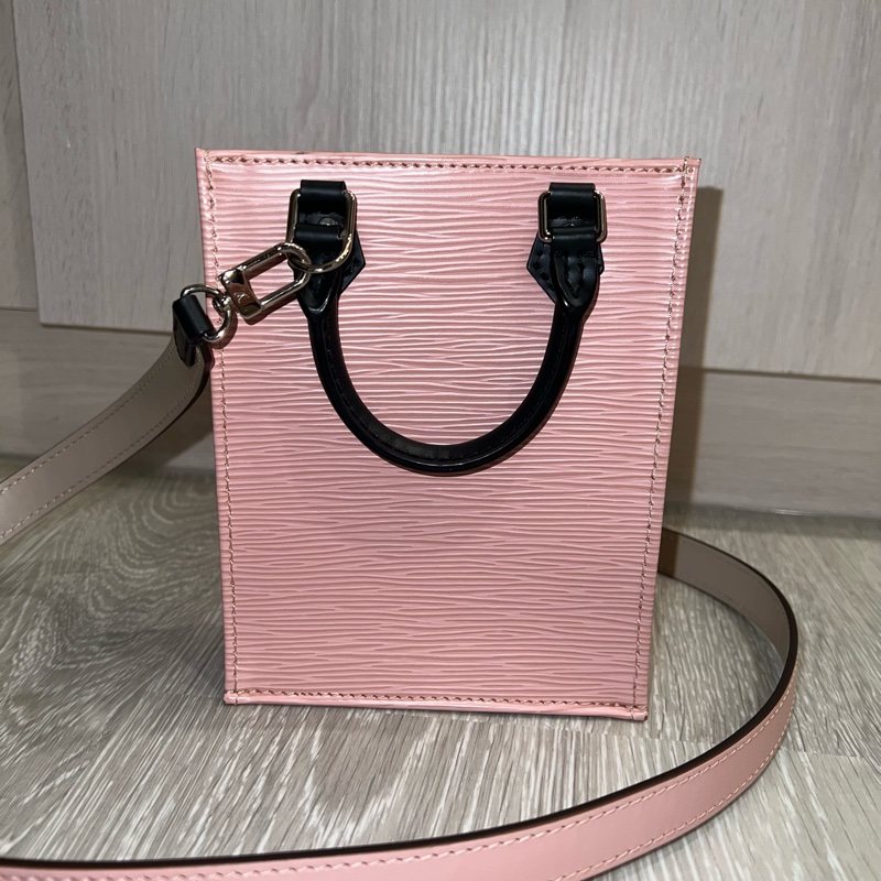 LV路易威登Petit Sac Plat水波紋粉色琴譜包-1