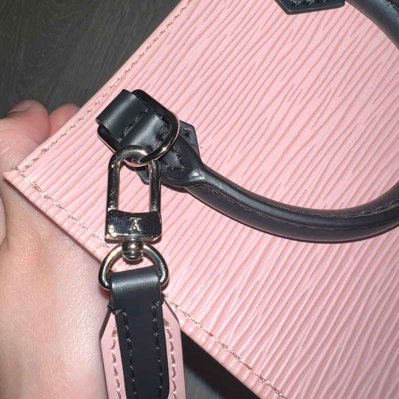 LV路易威登Petit Sac Plat水波紋粉色琴譜包-4