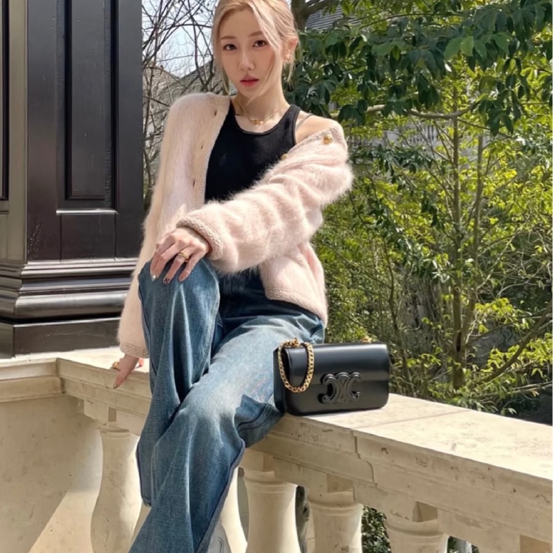 #櫃上在售12萬 #近新🈶台灣購證 Celine黑金凱旋門腋下肩背包-2